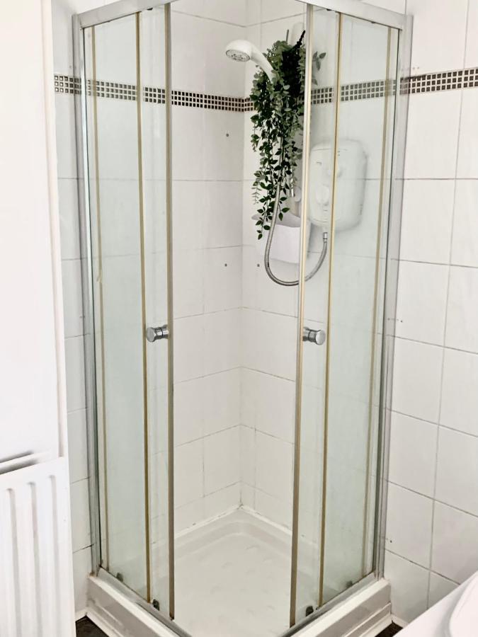 Contemporary 2 Bedroom Victorian Town House - Sleeps Up To 6 Kimberley  Exterior photo
