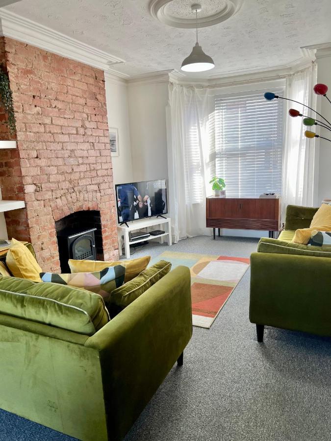 Contemporary 2 Bedroom Victorian Town House - Sleeps Up To 6 Kimberley  Exterior photo
