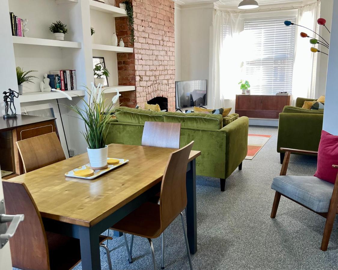 Contemporary 2 Bedroom Victorian Town House - Sleeps Up To 6 Kimberley  Exterior photo